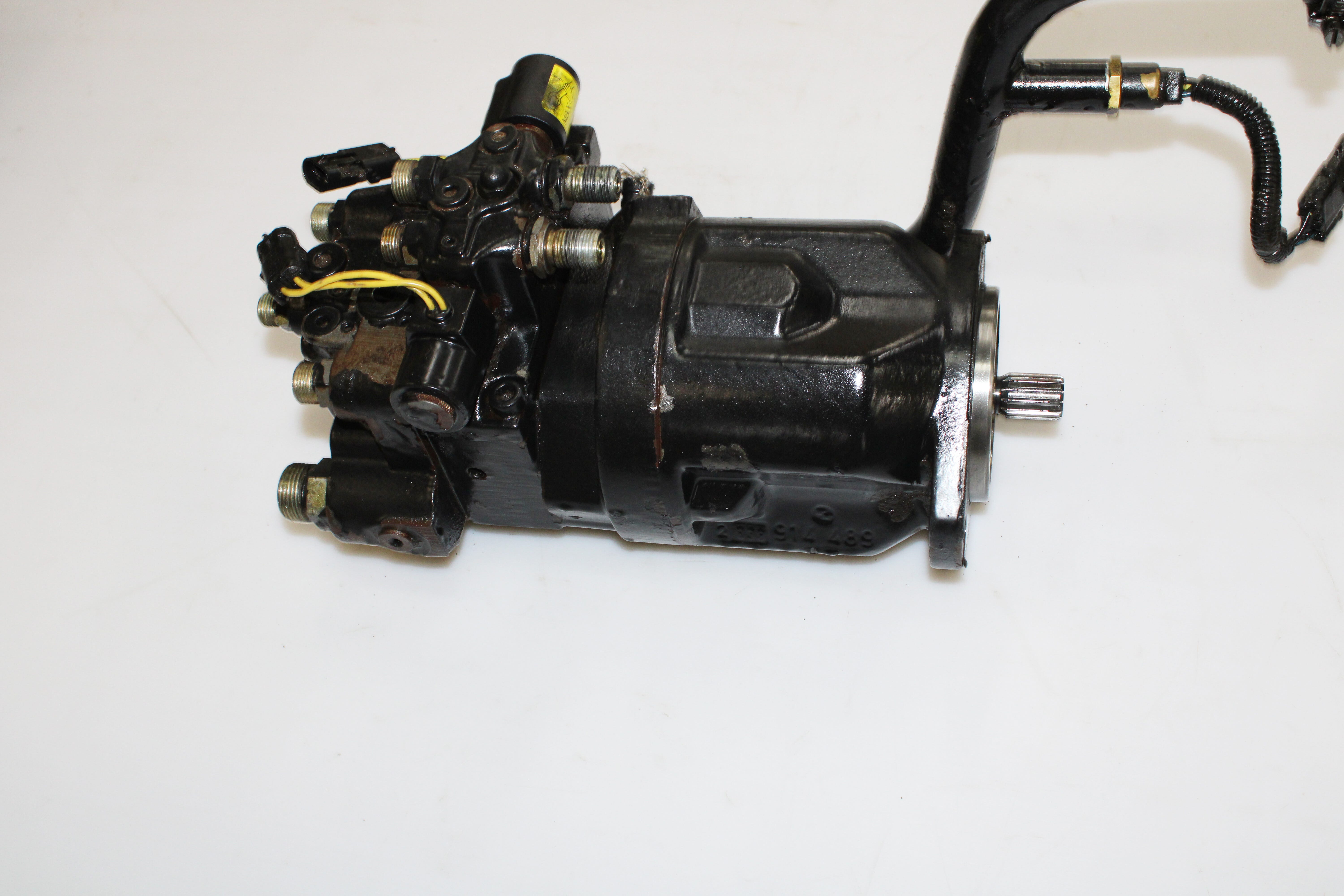 Used Hydraulic Pump for Case IH® Tractor, 1343659C2